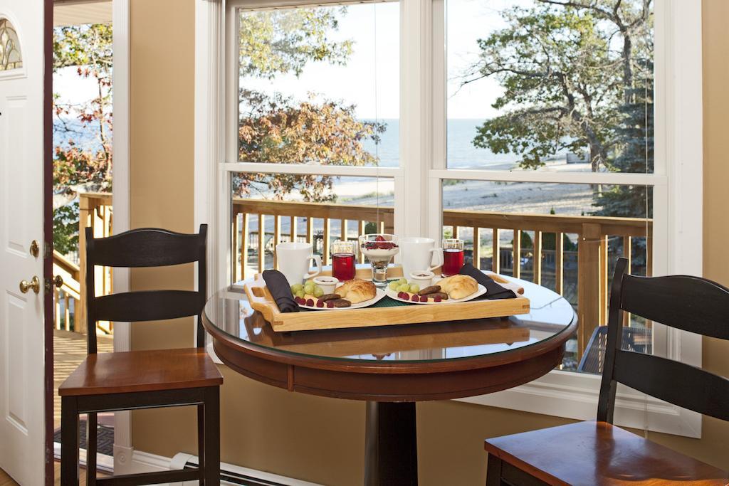 Bed and Breakfast Huron House Oscoda Екстер'єр фото