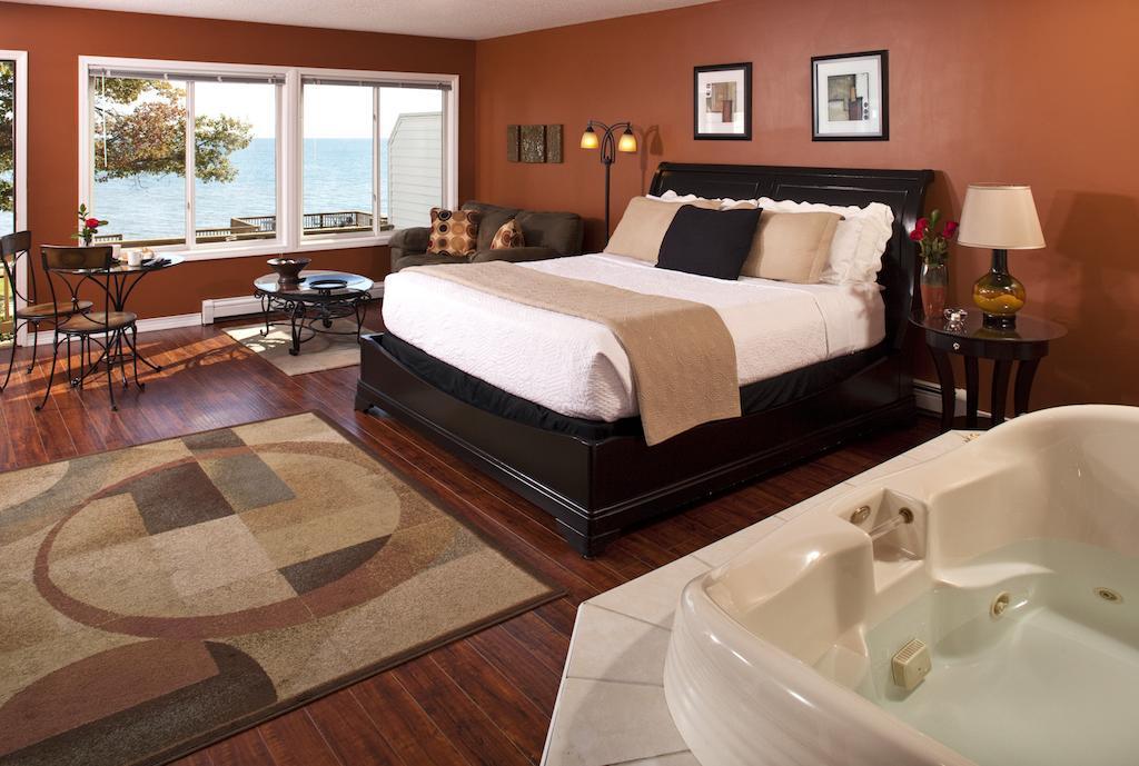 Bed and Breakfast Huron House Oscoda Екстер'єр фото