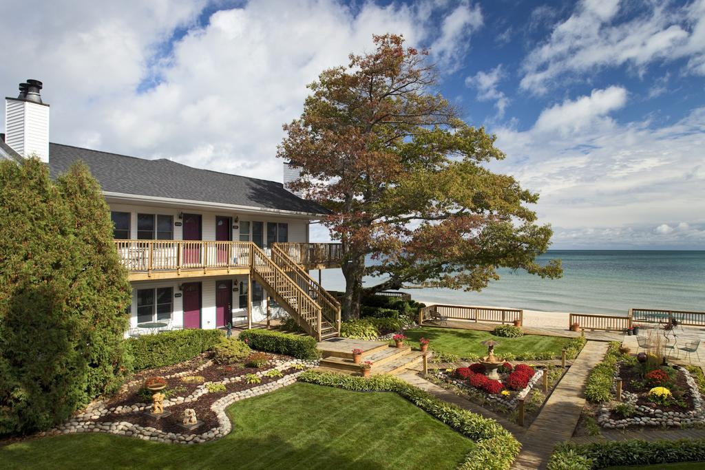 Bed and Breakfast Huron House Oscoda Екстер'єр фото