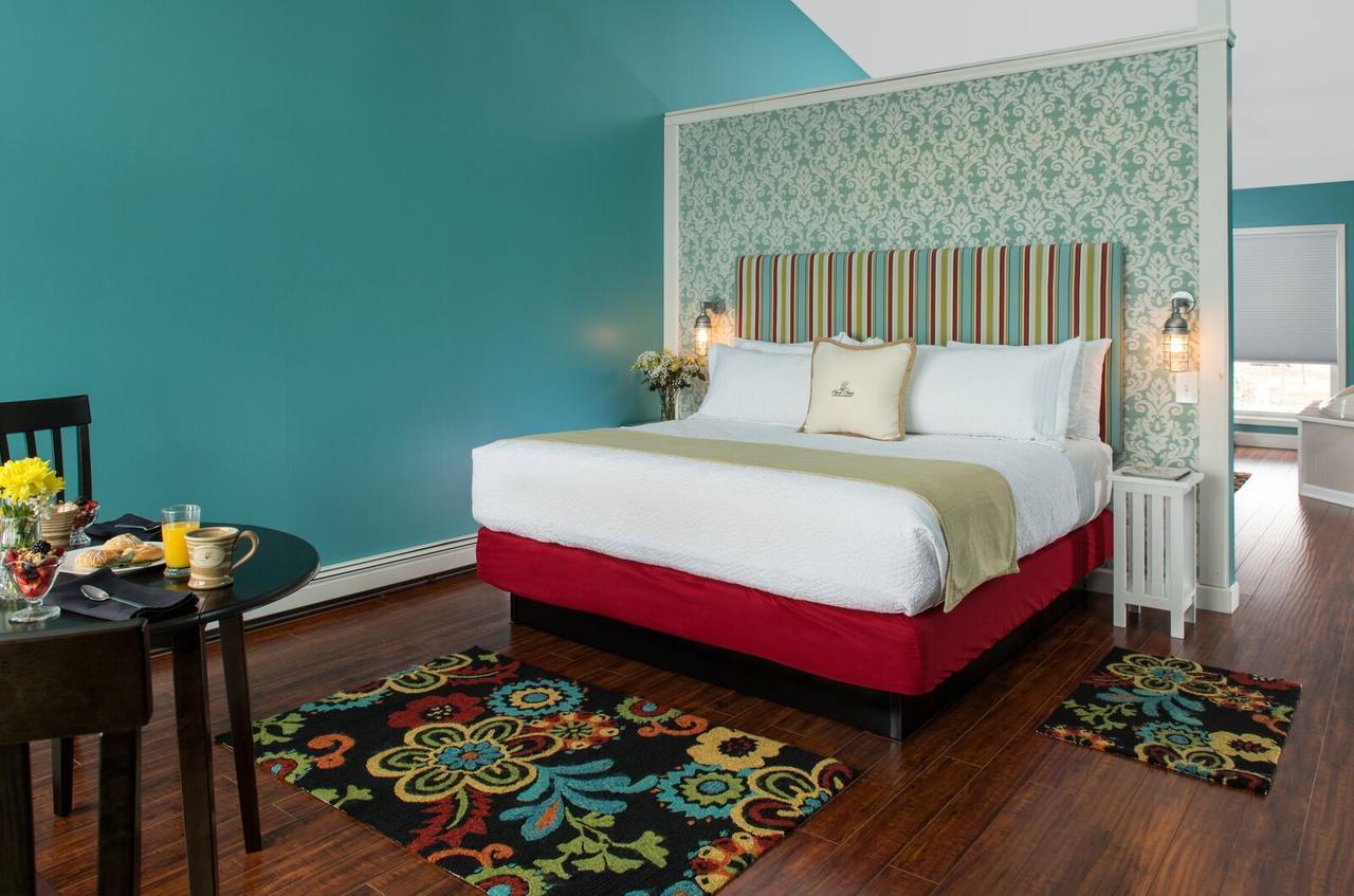 Bed and Breakfast Huron House Oscoda Екстер'єр фото