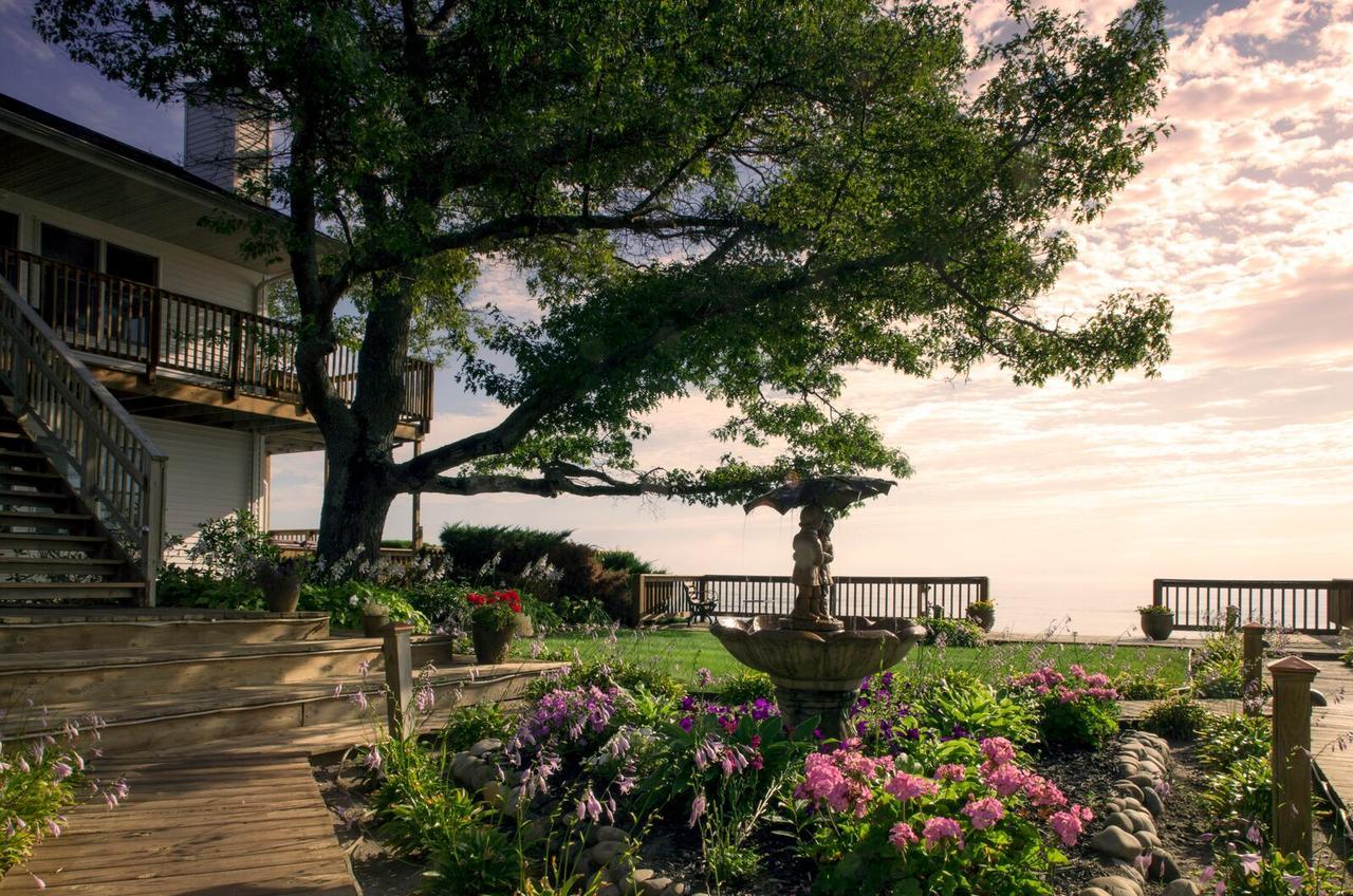 Bed and Breakfast Huron House Oscoda Екстер'єр фото