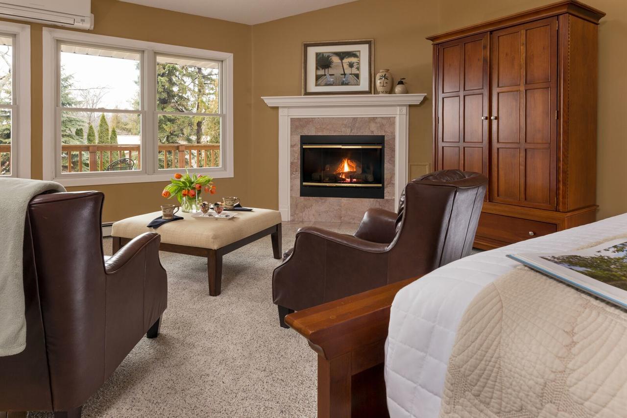 Bed and Breakfast Huron House Oscoda Екстер'єр фото