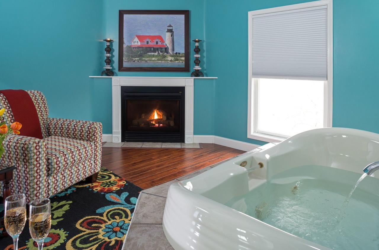 Bed and Breakfast Huron House Oscoda Екстер'єр фото