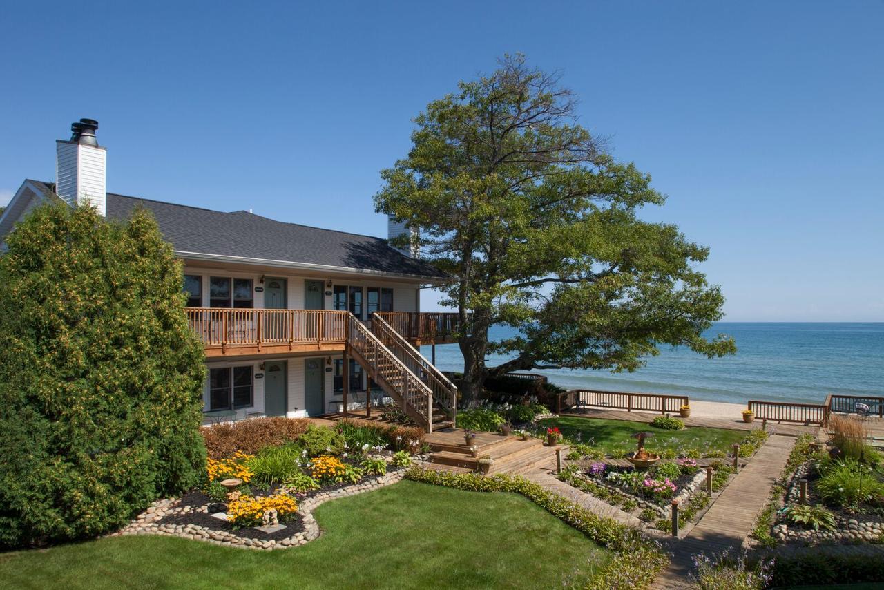 Bed and Breakfast Huron House Oscoda Екстер'єр фото